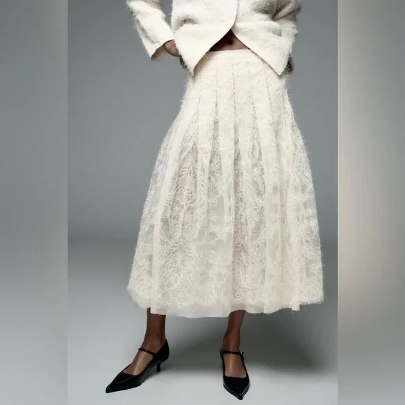 ZARA SEQUIN EMBROIDERED SKIRT - S - Picture 2 of 11